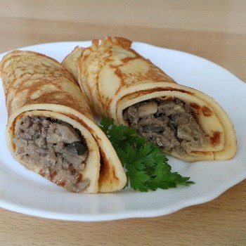 Crêpes à la viande et aux champignons: recettes