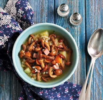 Snacks au miel et à l'agaric: recettes de vacances et de tous les jours