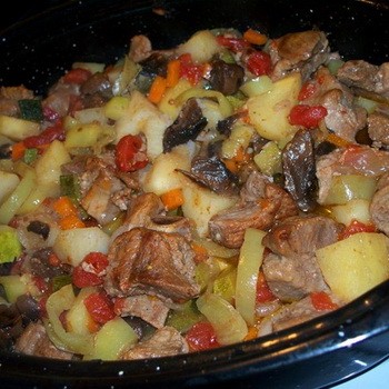 Rôti de viande et de champignons: recettes maison