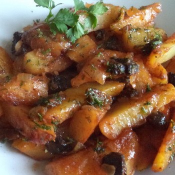 Comment faire cuire des champignons séchés avec des pommes de terre: recettes de plats délicieux