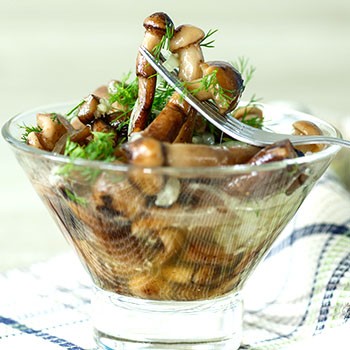 Champignons au miel marinés au tournesol et beurre