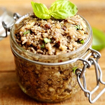 Comment faire du caviar des trois: recettes de champignons pour l'hiver