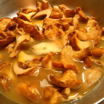 Comment faire cuire les chanterelles: recommandations pratiques