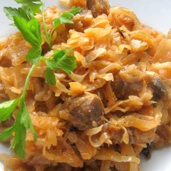 Comment saler et faire frire les champignons avec du chou