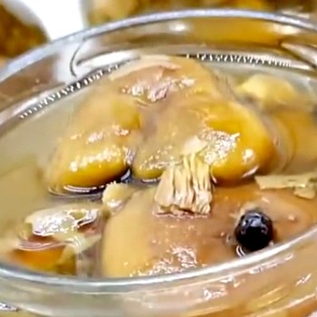 Pain d'épice cuit dans son propre jus: mariner et mariner