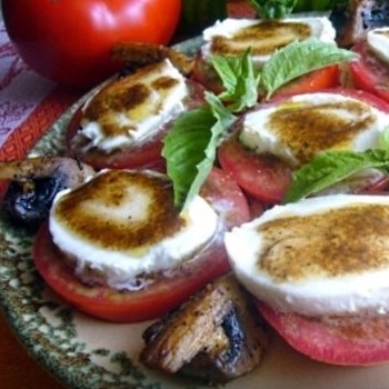 Champignons à la tomate: recettes de plats délicieux