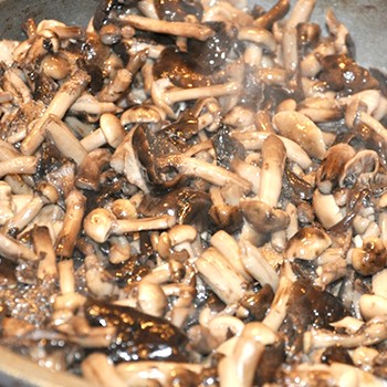 Champignons frits avec des oignons: recettes de plats aux champignons