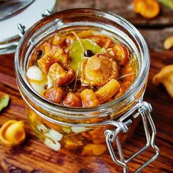 Comment préparer des chanterelles crues pour l'hiver