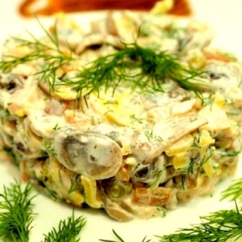 Cuisson De Salades De Poulet Aux Champignons