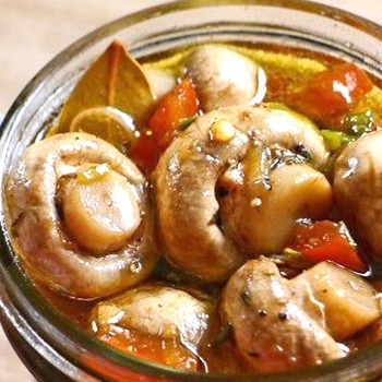 Champignons marinés pour l'hiver: les meilleures recettes