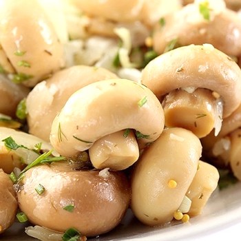 Champignons en conserve pour l'hiver de différentes manières