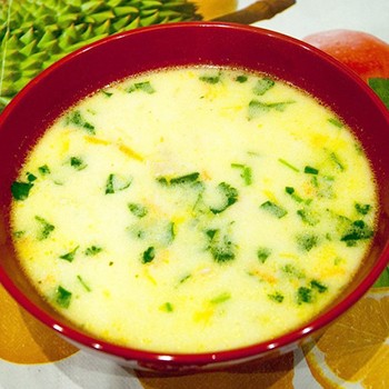 Soupes copieuses de champignon au fromage