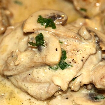De délicieuses sauces au poulet et aux champignons